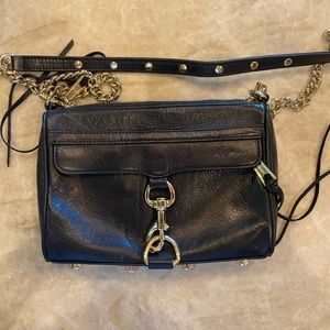 M. A. C. Cross body black